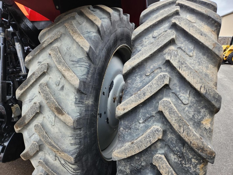 Tractors - Farm  Case IH Magnum 250 Tractor  Photo